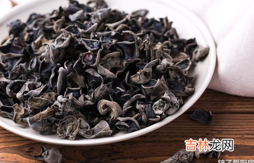 木耳有刺鼻气味是怎么回事,木耳有刺鼻气味是怎么回事
