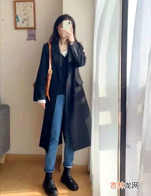 黑色外套内搭什么颜色,黑色外套内搭什么颜色