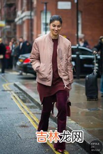 飞行夹克怎么搭配,飞行服搭配什么裤子