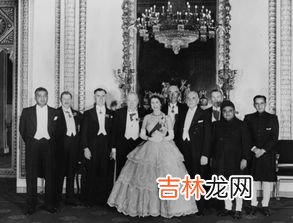 英国女王和首相的区别,英国女王和首相哪个权力大?