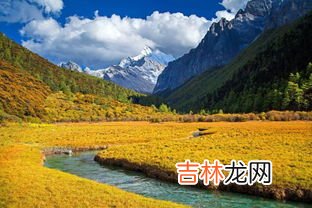 亚丁稻城在四川哪里,稻城亚丁在哪个省哪个市？