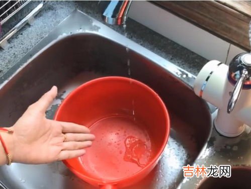 水管冻了怎么办,水管冻起来怎么处理