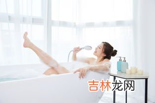 冬季洗澡防冷小技巧,冬季在家里卫生间洗澡太冷,用什么好办法改善一下吗?