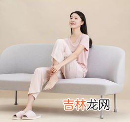 裸睡好还是穿睡衣睡觉好为什么,晚上睡觉时，裸睡和穿睡衣睡哪个更好？