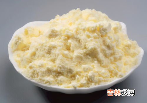 新开的奶粉结块是什么原因,为什么我刚打开包装,发现奶粉有结块?