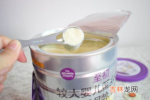 新开的奶粉结块是什么原因,为什么我刚打开包装，发现奶粉有结块？