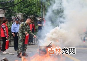 发现爆炸物应该怎么做,面对爆炸突发事件,如何自救呢