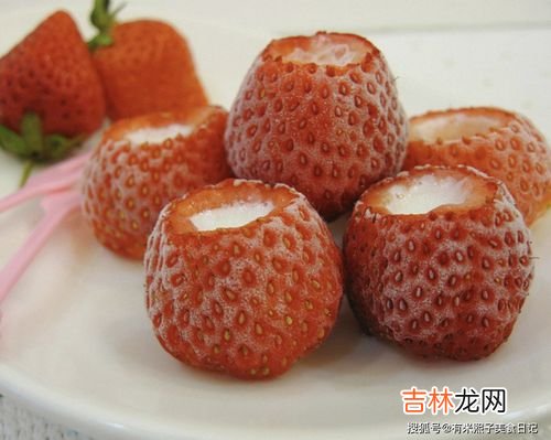 草莓冰饮料怎么做,颜值高、口感好的草莓饮品居然做起来这么简单!