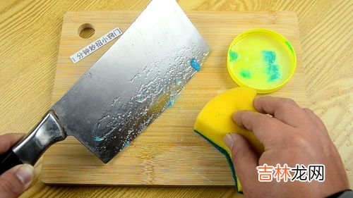 教你一招让菜刀锋利无比,怎么才能把家里的菜刀磨的刀刃锋利如新？