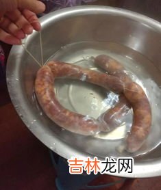 刚灌的香肠多久挂起来,灌完腊肠要马上挂起来吗