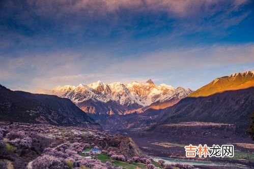 南迦巴瓦峰在哪里,西藏传说十人九不遇,终年积雪云雾缭绕,它也被称为“羞女峰”