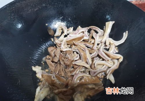 野猪肚很臭怎么洗,猪肚放臭了还能吃吗