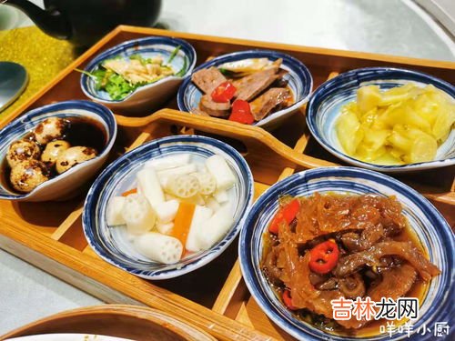 邀请长辈吃饭有什么事情必须做到,和长辈一起吃饭的时候，都需要注意哪些礼节？
