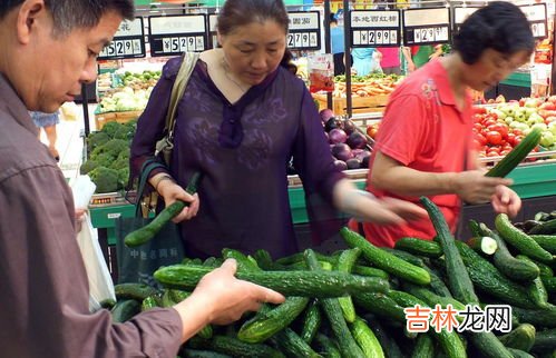 弯黄瓜和直黄瓜的区别,黄瓜直的好还是弯的好 看完再也不纠结