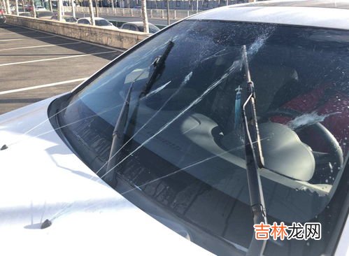 玻璃水用完了必须马上加吗,汽车玻璃水多久加一次?