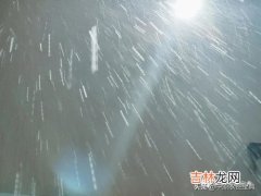 在外面时天上打雷该躲进哪里,下雨打雷的时候一个人我该往哪躲？