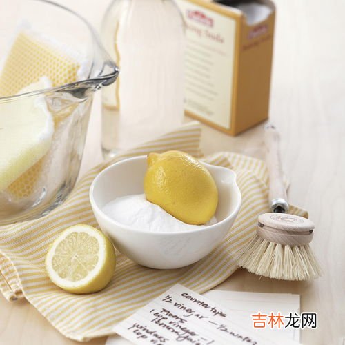 小苏打：浴室的环保清洁,马桶黄渍、墙壁霉菌轻松除！万用小苏打大显身手