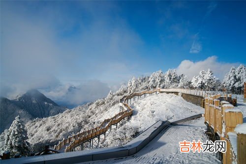 西岭雪山海拔高度是多少米,西岭雪山海拔多高