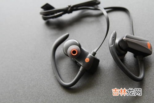 耳机左右怎么分rl,耳机上的R,L,哪个是左，哪个是右？
