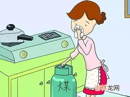 煤气味道很重怎么回事,燃气灶总是有异味是为什么啊,要怎么办呢?
