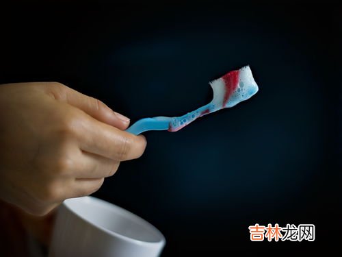 牙龈出血是什么状况,请问牙龈出血是什么原因？