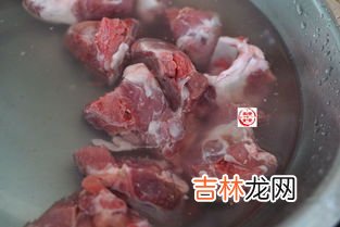 猪肉万万不可直接焯水,猪肉焯水有什么讲究呢？