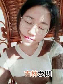 戴眼镜适合什么发型,戴眼镜的中学生适合什么发型？