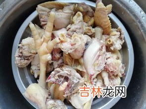 做土豆香菇鸡块窍门,土豆炖鸡肉的做法，香菇土豆炖鸡肉怎么做好