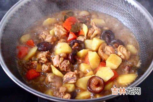 做土豆香菇鸡块窍门,土豆炖鸡肉的做法，香菇土豆炖鸡肉怎么做好