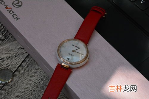 女士手表戴在左手还是右手,女手表戴左手还是右手?