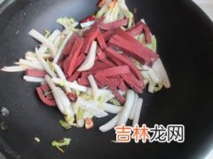 猪血炒白菜的做法,大白菜炒猪血最佳做法