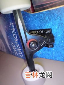 松螺丝往哪个方向拧,拆小汽车轮胎的螺丝朝哪个方向是松，哪个是紧