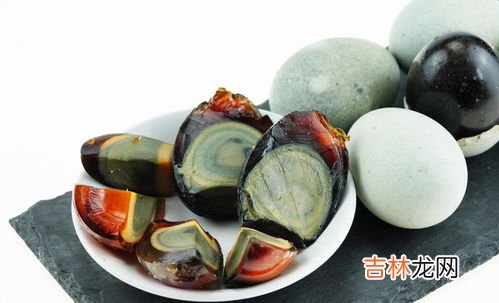 松花蛋怎么切才能不粘刀,切松花蛋，怎么切才能不沾刀？