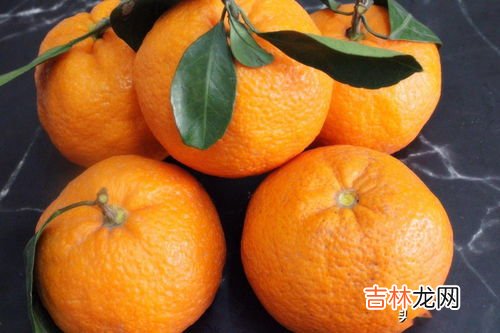 橘子掉色染手怎么回事,用酒精擦完手后剥橘子手变色怎么办？