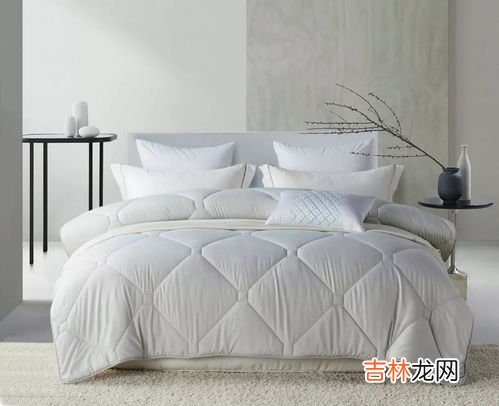 冬天为什么被子上面总是湿的,为什么被子上面总是潮湿的?