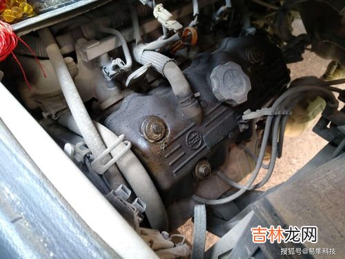 变速箱油不换什么症状,自动挡车长期不更换变速箱油会导致什么？