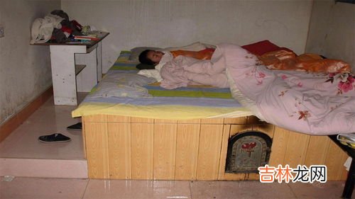 火炕不好烧往回倒烟怎么办,农村火炕不好烧烟往回来怎么回事？