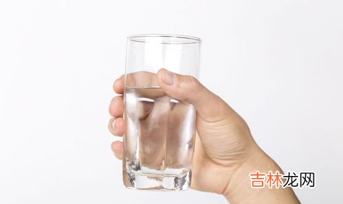 和隔夜茶会损害健康吗,很多人喜欢喝隔夜茶水,长期喝隔夜茶水对身体有哪些坏处?