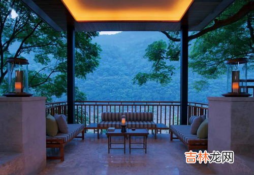 住酒店怎样去发现有没有被偷窥,湖北一酒店男员工买7台设备偷拍女住客,入住酒店如何识别隐藏摄像头?