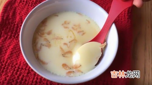 蒸蛋要加多少水,蒸蛋一个鸡蛋放多少水?