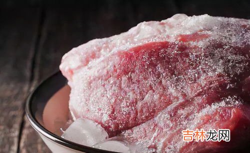 羊肉在冰箱里的冻了一年可以吃吗,羊肉在冰柜放一年还能吃吗?