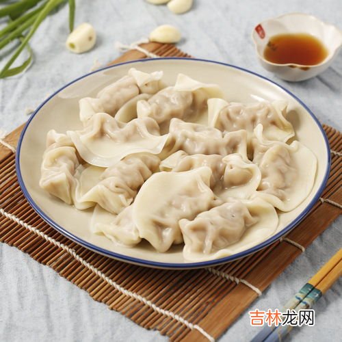 煮冷冻水饺要先解冻吗,放在速冻室的饺子,煮的时候需要事先解冻吗?