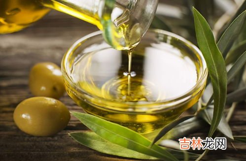 橄榄油抹头发上不洗可以吗,用橄榄油摸头发 ,过后还要洗掉的么?