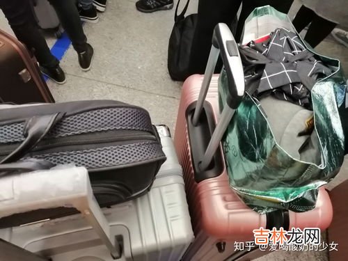 动车行李箱放哪里,动车行李箱放哪里