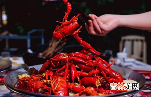 小龙虾和芒果能一起吃吗,食物当中也会有禁忌，吃芒果的好处多多，芒果不能和什么食物一起吃呢？