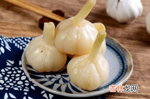 正宗黑蒜腌制方法,大蒜头怎么腌菜啊？