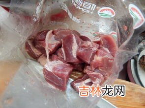 牛肉和藕能一起吃吗,请问藕和牛肉可以一起吃吗？