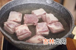 排骨焯水用冷水还是热水,焯排骨是凉水下锅还是热水下锅?为什么?
