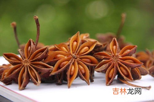 八角长毛了还能吃吗怎么处理,八角发霉了重新晒干还能吃吗