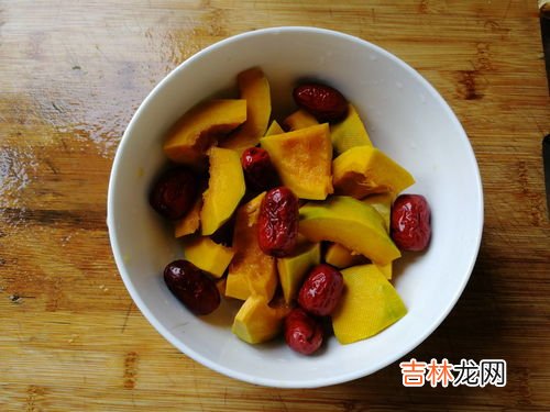 蒸熟的枣怎么做,大枣三蒸三晒怎么制作